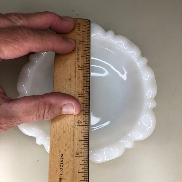 2 Anchor Hocking Milk Glass Trinket or Candy Dishes 5.5" - Picture 4 of 6